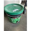 Image 1 : 3 GAL. BUCKET OF RESIST SEAL DRIVEWAY SEALER