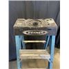 Image 2 : WERNER 4FT FIBERGLASS A-FRAME LADDER