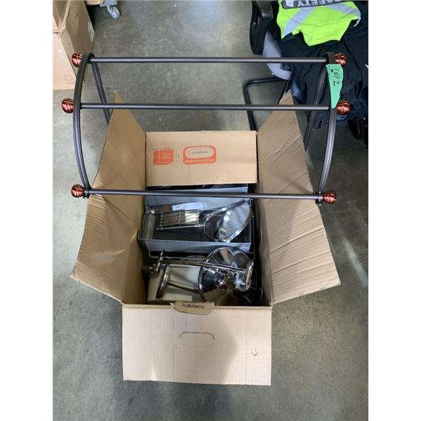 DRYING RACK AND BOX OF BATHROOM ACCESSORIES