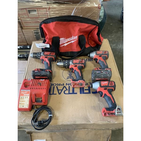 4PC M18 MILWAUKEE SET, INCLUDING 2 MILWAUKEE IMPACT GUNS, 2 DRILLS AND 2 BATTERIES, WITH CHARGER AND