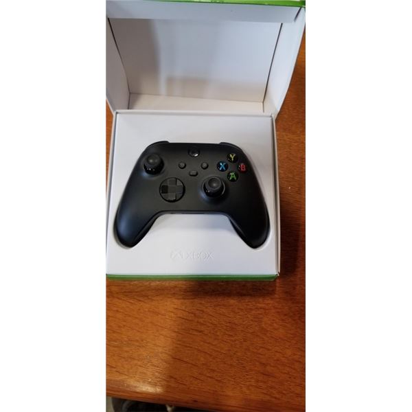 XBOX WIRELESS CONTROLLER WITH USB-C CABLE- TESTED WORKING