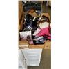Image 1 : TRAY OF VARIOUS CHILDRENS SHOES