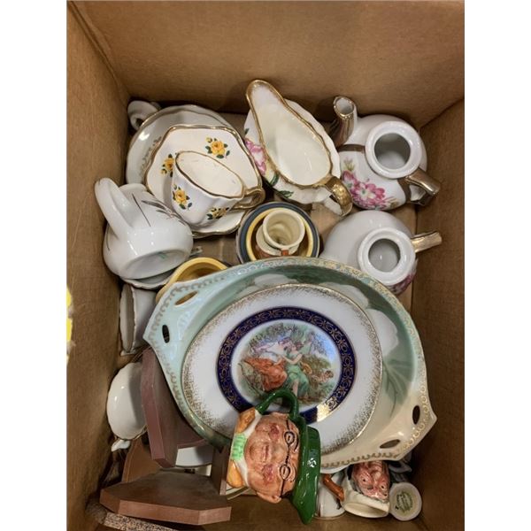 BOX OF MINIATURE DISHES AND TOBY MUGS