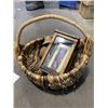 Image 2 : TOTE OF WICKER BASKET AND OTHER COLLECTIBLES