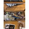 Image 4 : COLLECTION OF NATIVE BEADWORK, PICTURES AND JEWELRY