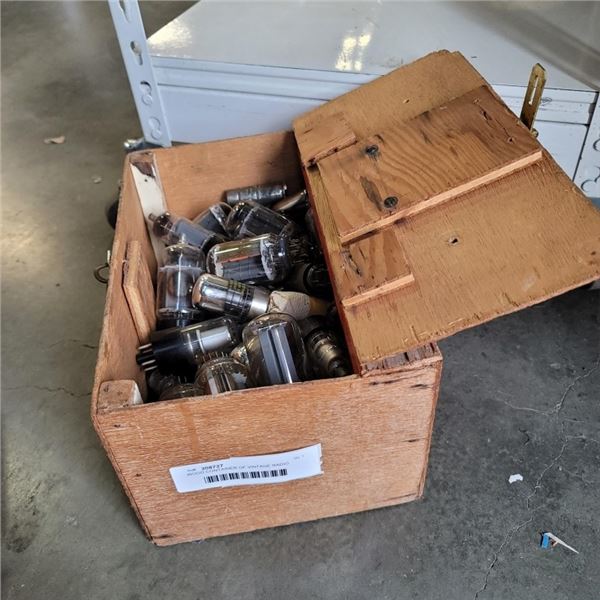 WOOD CONTAINER OF VINTAGE RADIO TUBES