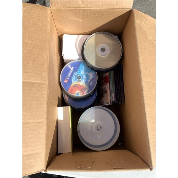 2 SAMSUNG MONITORS WITH BOX OF BLANK CDS AND SLEEVES