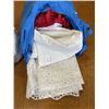 Image 2 : 2 BAGS AND 1 BOX OF YARN