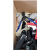 Image 3 : BOX OF PLUMBING PARTS