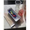 Image 2 : BOX OF KITCHEN ITEMS - MASON JARS, VASES, SOUP CUPS