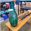 Image 3 : SOLID WOOD CANE, 2 AS NEW UMBRELLAS, DECORATIVE VASE