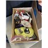 Image 2 : 2 TRAYS OF HALLOWEEN DECOR, ANIMATED HEAD ETC