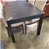 Image 2 : DINING TABLE WITH FOUR CHAIRS