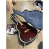 Image 1 : GUITAR AND 2 MUSIC BOOKS