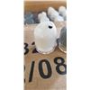 Image 3 : CASE OF 525 MINI SALT AND PEPER SHAKER SETS