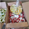Image 3 : BOX OF KETCHUP RELISH AND MUSTARD PACKETS