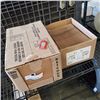 Image 1 : BOX OF KETCHUP PACKETS AND BOX OF WAXED BAGS