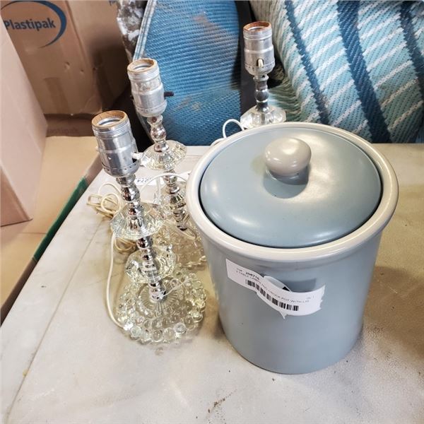 3 TABLE LAMPS AND CROCK POT WITH LID