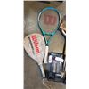 Image 2 : LOT OF TENNIS RACKETS, LOUSIVILLE WOOD BATELIMINATOR LIGHT AND CHIN UP BAR