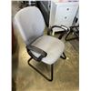 Image 1 : OFFICE ARMCHAIR