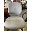 Image 2 : OFFICE ARMCHAIR