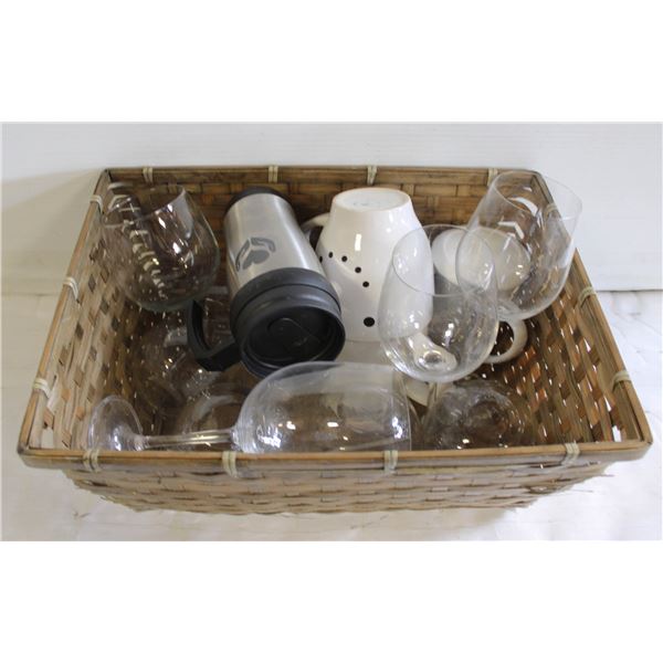 LOT OF KITCHEN GLASSES