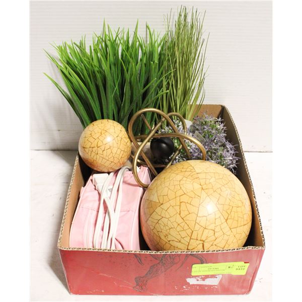 FLAT OF ASSORTED DECOR