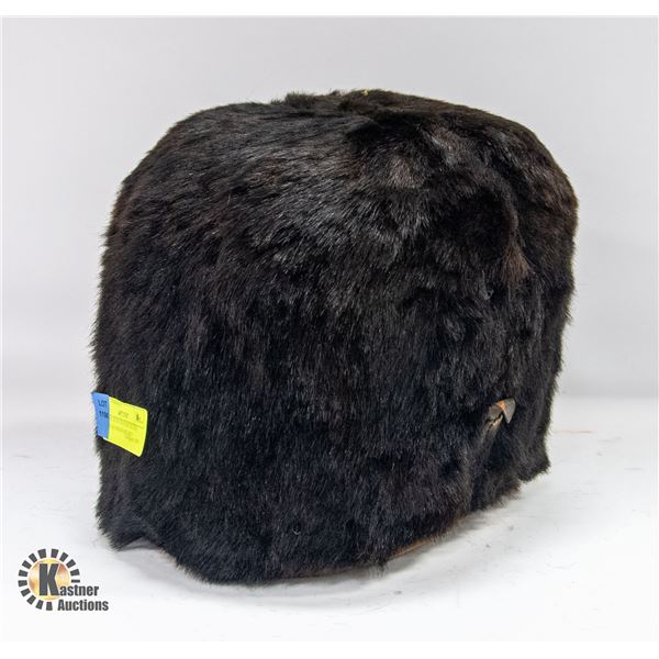 BRITISH 20TH CENTURY SCOTS GUARD BEARSKIN HELMET