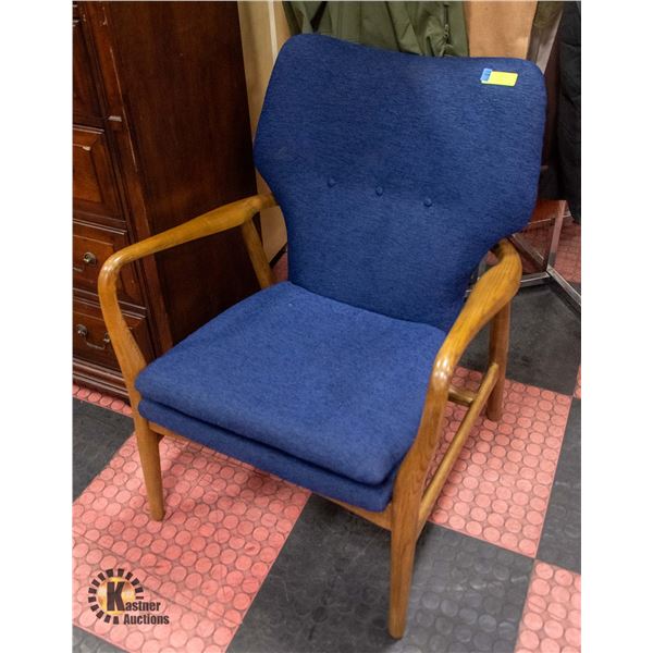 MID CENTURY MODERN FABRIC CHAIR