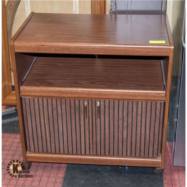 TV STAND WITH WHEELS 28 X 16 X 28"