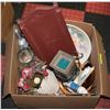 Image 1 : BOX OF ASSORTED DECOR INCLUDES SCENTSY