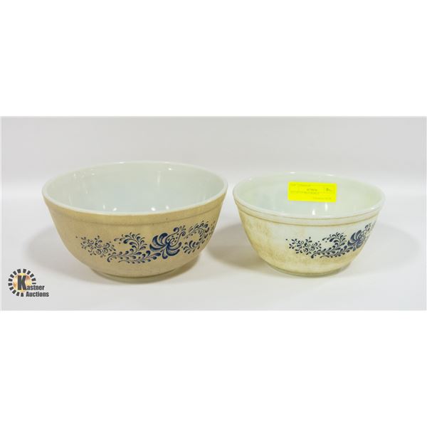 SET OF 2 PYREX BOWLS