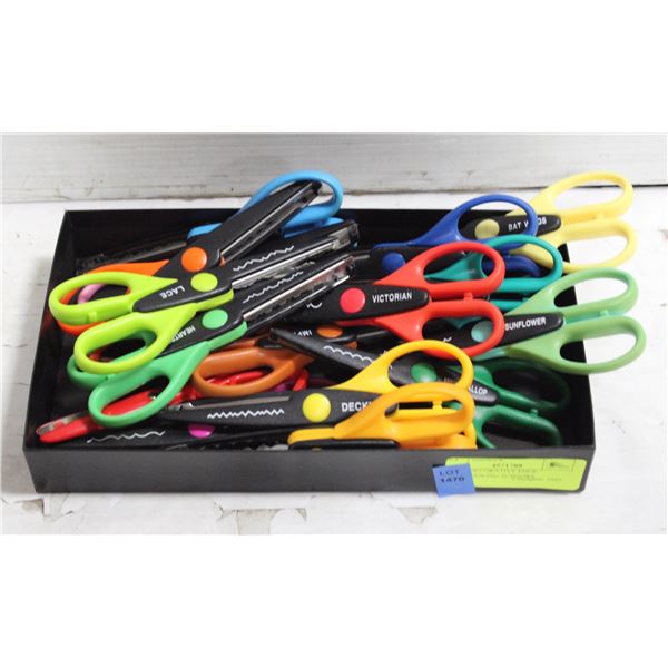SET OF DECORATIVE EDGE SCRAPBOOKING SCISSORS