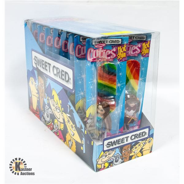 FULL DISPLAY OF A SWEET CRED CUTIES HAND