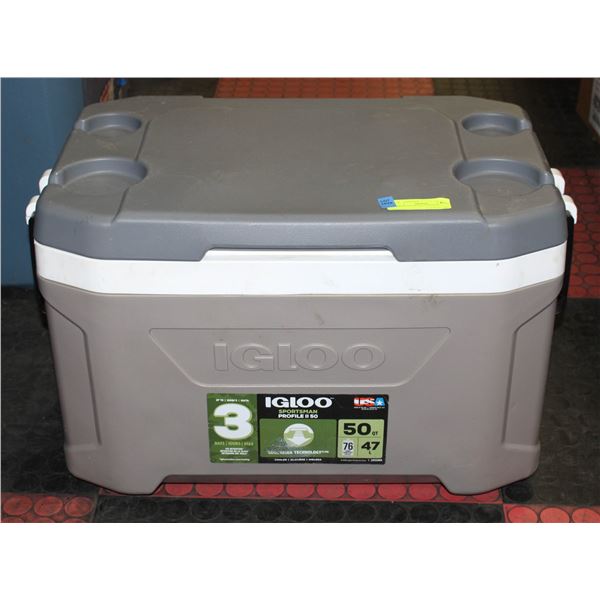 LARGE IGLOO 50 QT COOLER