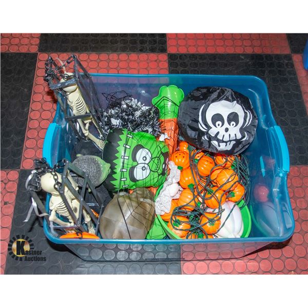CONTAINER WITH HALLOWEEN DECORATIONS