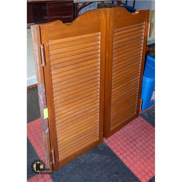 VINTAGE SOLID WOOD INTERIOR CAF/SALOON