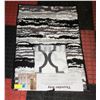 Image 1 : THUNDERBAY BATHMAT SET INCLUDES MAT SHOWER CURTAIN