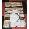 Image 1 : THUNDERBAY BATHMAT SET INCLUDES MAT SHOWER CURTAIN