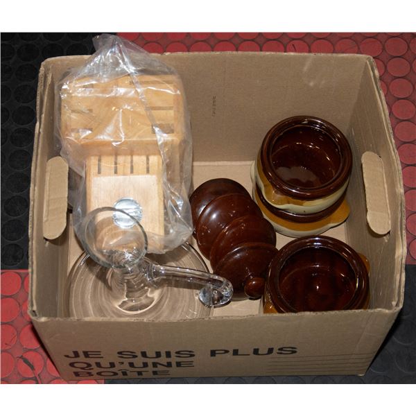 BUNDLE WITH NEW KITCHEN AID WOODEN KNIFE