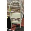 Image 1 : STEP LADDER