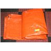Image 1 : LARGE ORANGE TARP