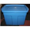Image 1 : NEW RUBBERMAID 68 LITRE ROUGHNECK TOTE WITH LID