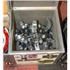 Image 1 : BAILIFF SEIZED: CASE OF Q-WASH CLAMPS