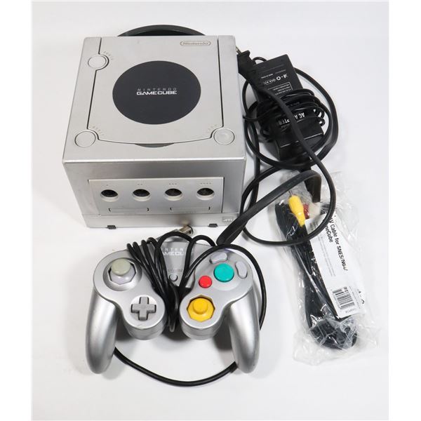 NINTENDO GAMECUBE CONSOLE WITH ALL CORDS AND