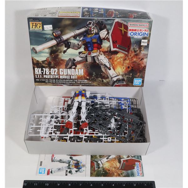 BANDAI RX-78-02 MODEL KIT. E.F.F PROTOTYPE MOBILE
