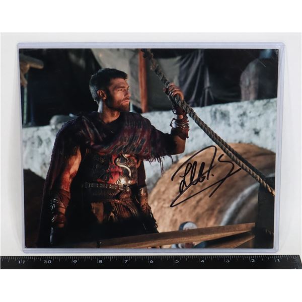 LIAM MCINTYRE AUTOGRAPHED 8" X 10" PICTURE