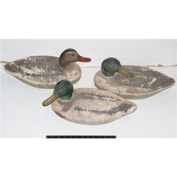 THREE VINTAGE DUCK DECOYS