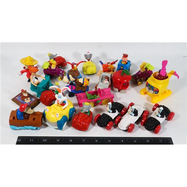 BUNDLE OF VINTAGE KIDS TOYS, MANY MCDONALDS TOYS