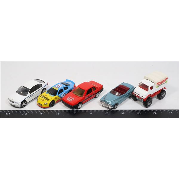BUNDLE OF DIE CAST CARS INCLUDING HOT WHEELS,
